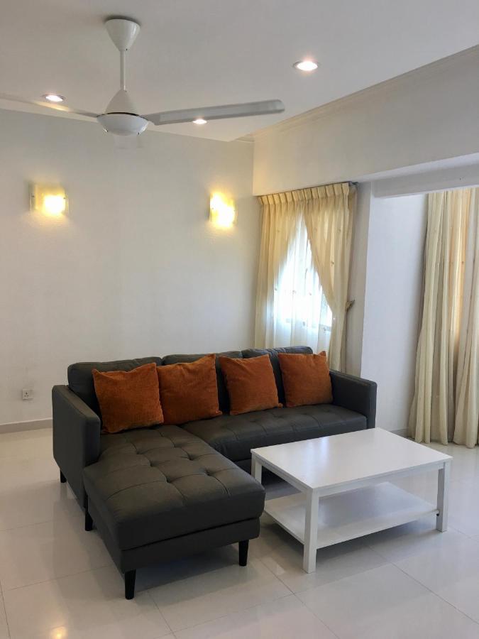 The Ferringhi Sea View At Sri Sayang Apartment บาตูเฟอริงกี ภายนอก รูปภาพ