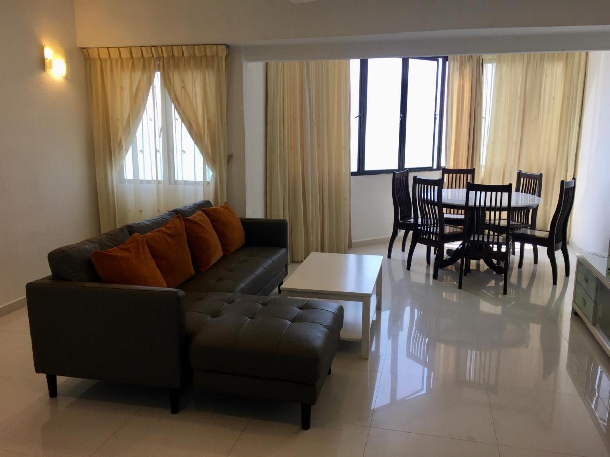 The Ferringhi Sea View At Sri Sayang Apartment บาตูเฟอริงกี ภายนอก รูปภาพ