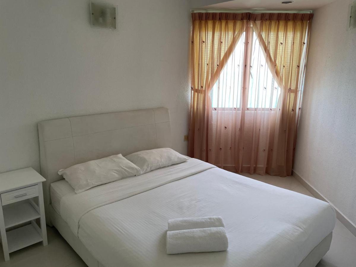 The Ferringhi Sea View At Sri Sayang Apartment บาตูเฟอริงกี ภายนอก รูปภาพ