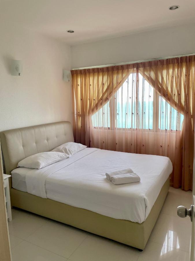 The Ferringhi Sea View At Sri Sayang Apartment บาตูเฟอริงกี ภายนอก รูปภาพ