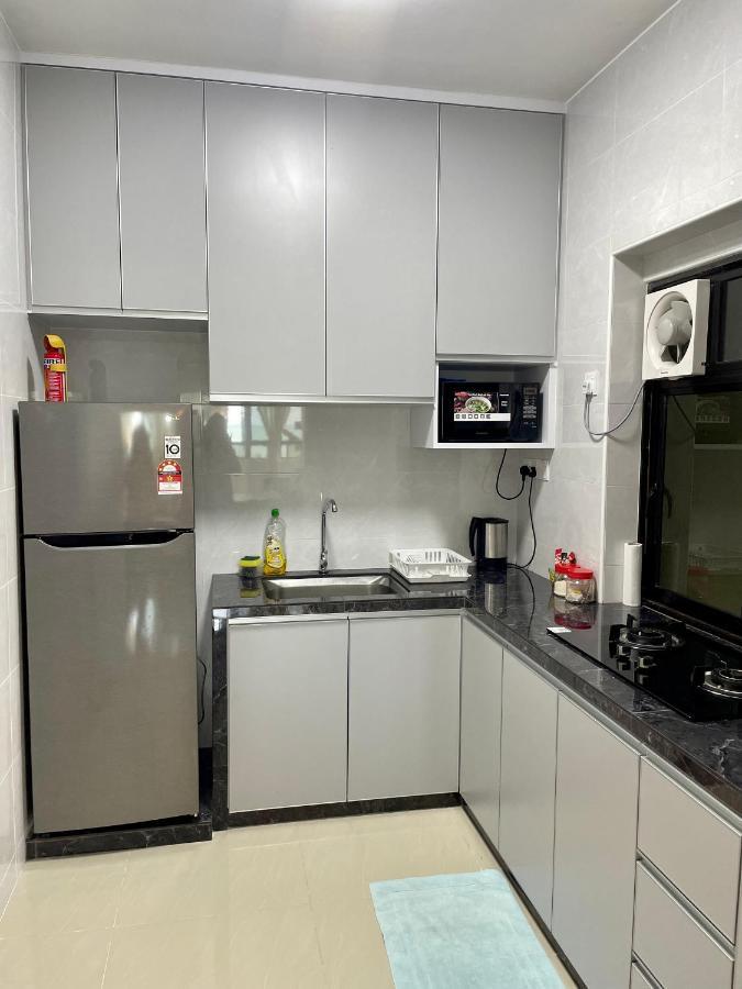 The Ferringhi Sea View At Sri Sayang Apartment บาตูเฟอริงกี ภายนอก รูปภาพ