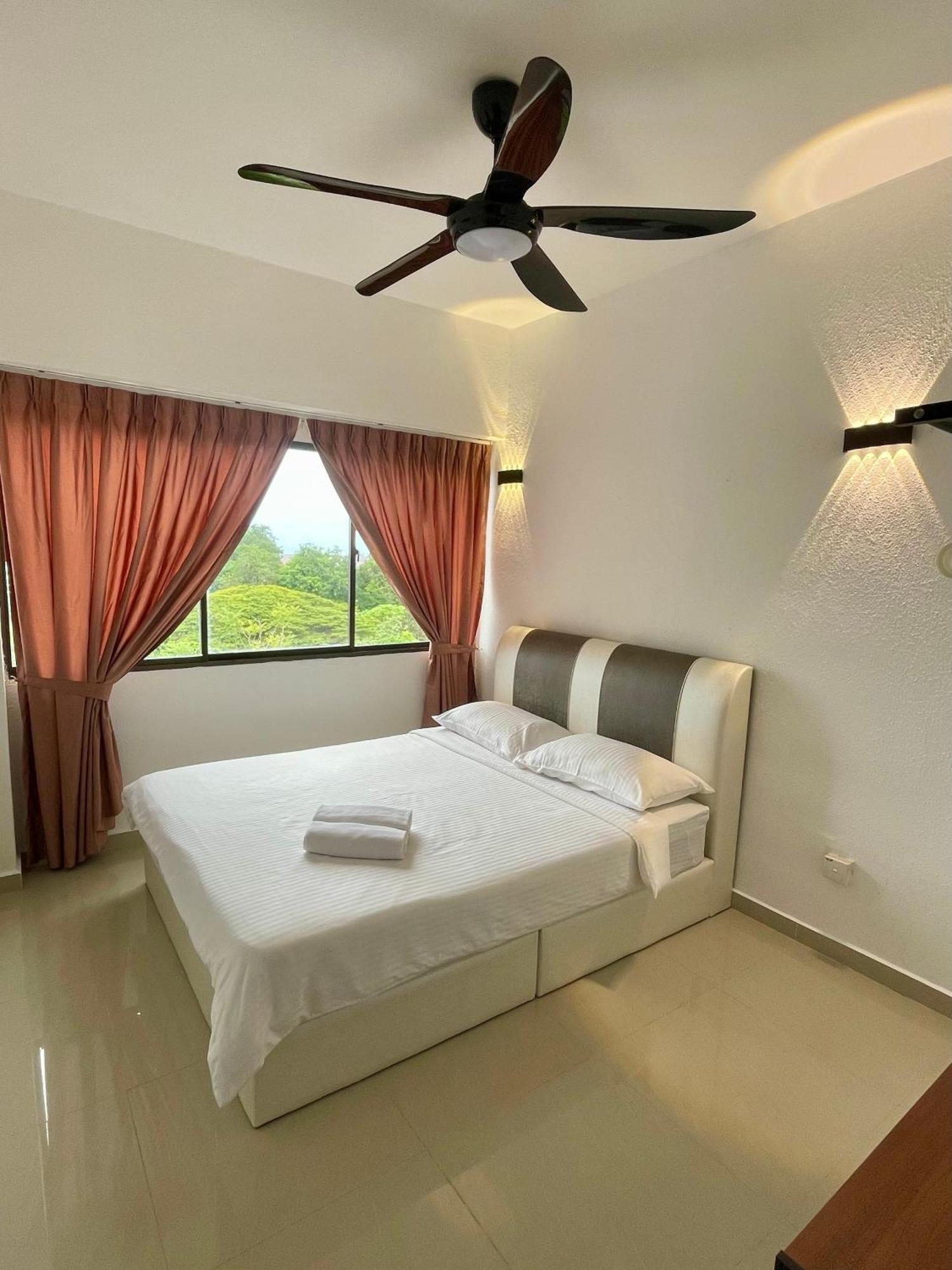 The Ferringhi Sea View At Sri Sayang Apartment บาตูเฟอริงกี ภายนอก รูปภาพ