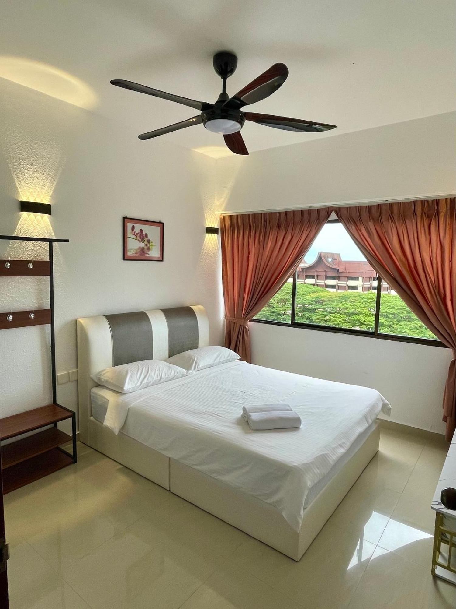 The Ferringhi Sea View At Sri Sayang Apartment บาตูเฟอริงกี ภายนอก รูปภาพ