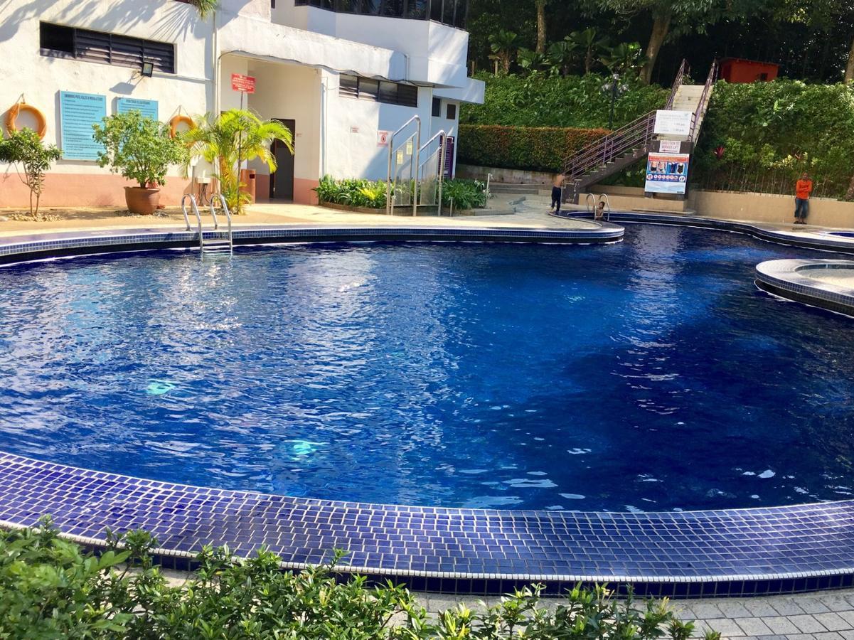 The Ferringhi Sea View At Sri Sayang Apartment บาตูเฟอริงกี ภายนอก รูปภาพ