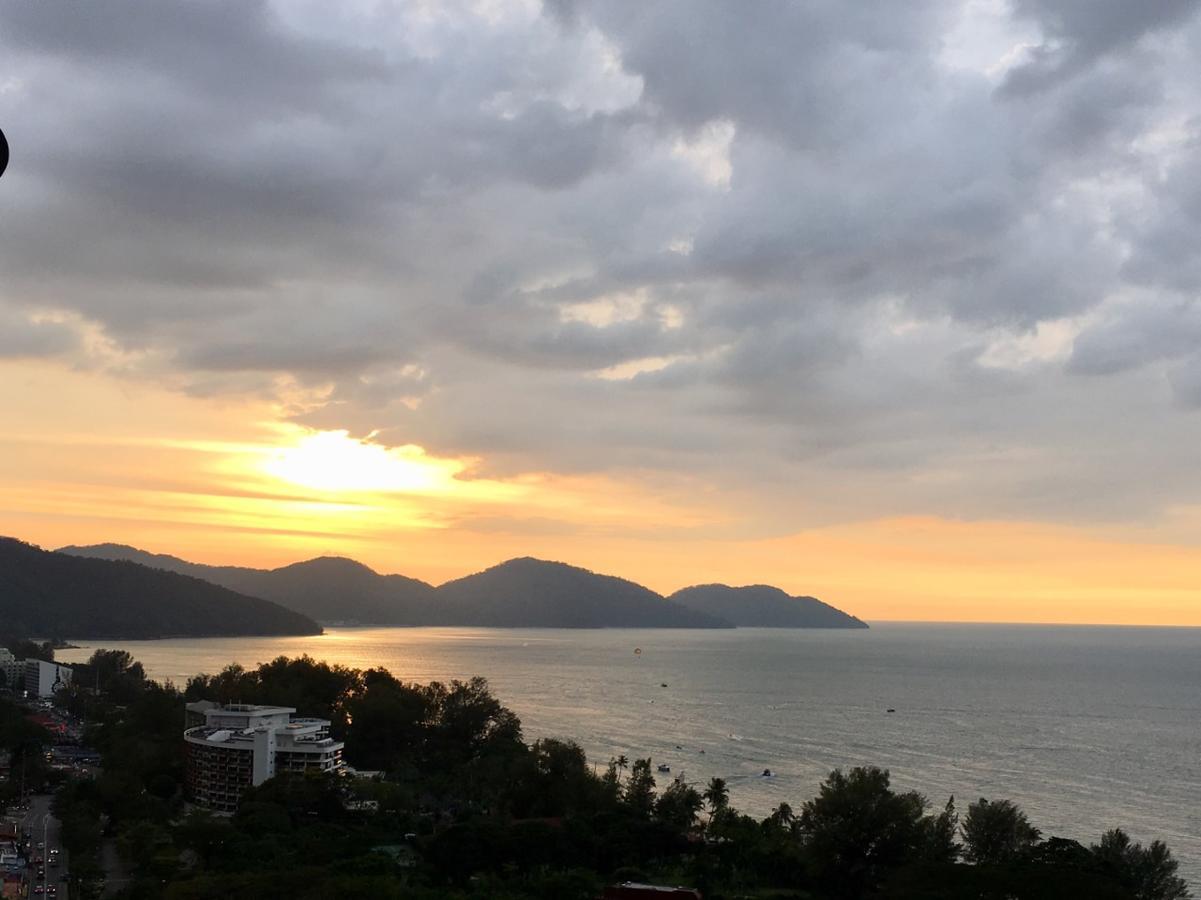 The Ferringhi Sea View At Sri Sayang Apartment บาตูเฟอริงกี ภายนอก รูปภาพ
