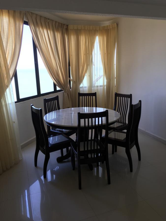 The Ferringhi Sea View At Sri Sayang Apartment บาตูเฟอริงกี ภายนอก รูปภาพ
