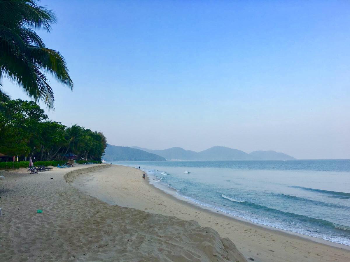The Ferringhi Sea View At Sri Sayang Apartment บาตูเฟอริงกี ภายนอก รูปภาพ